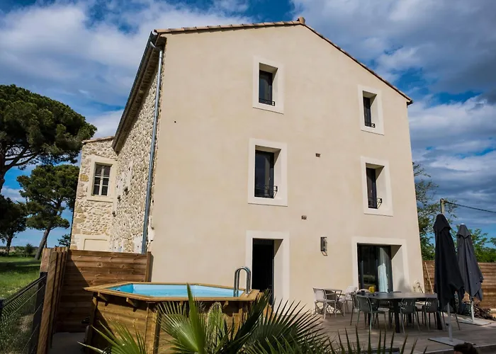 Domaine De Merins, 10 Couchages Avec Piscine, Face A La Riviere, A 4Km De La Plage