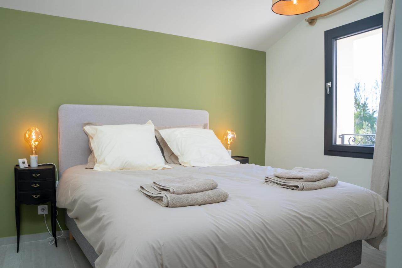 Domaine De Merins, 10 Couchages Avec Piscine, Face A La Riviere, A 4km De La Holiday home *