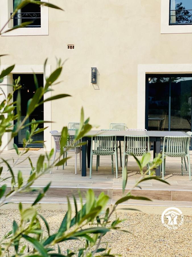 Domaine De Merins, 10 Couchages Avec Piscine, Face A La Riviere, A 4km De La *